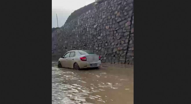  Erzurum - Artvin kara yolunda sel